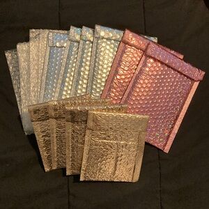 20 Bubble Mailers. 10 clear, 10 iridescent.